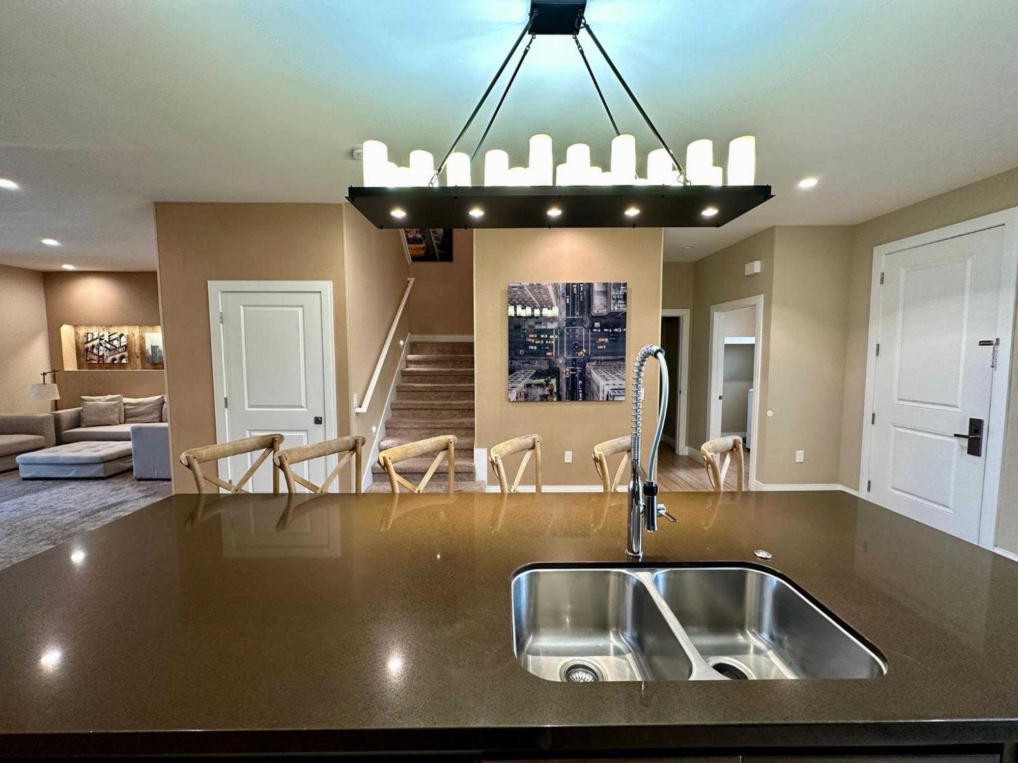 Luxury Home In Orlando With Private Hot Tub - 7 Min From Disney Parks - 3 Bedrooms And 4 Bathrooms! 외부 사진