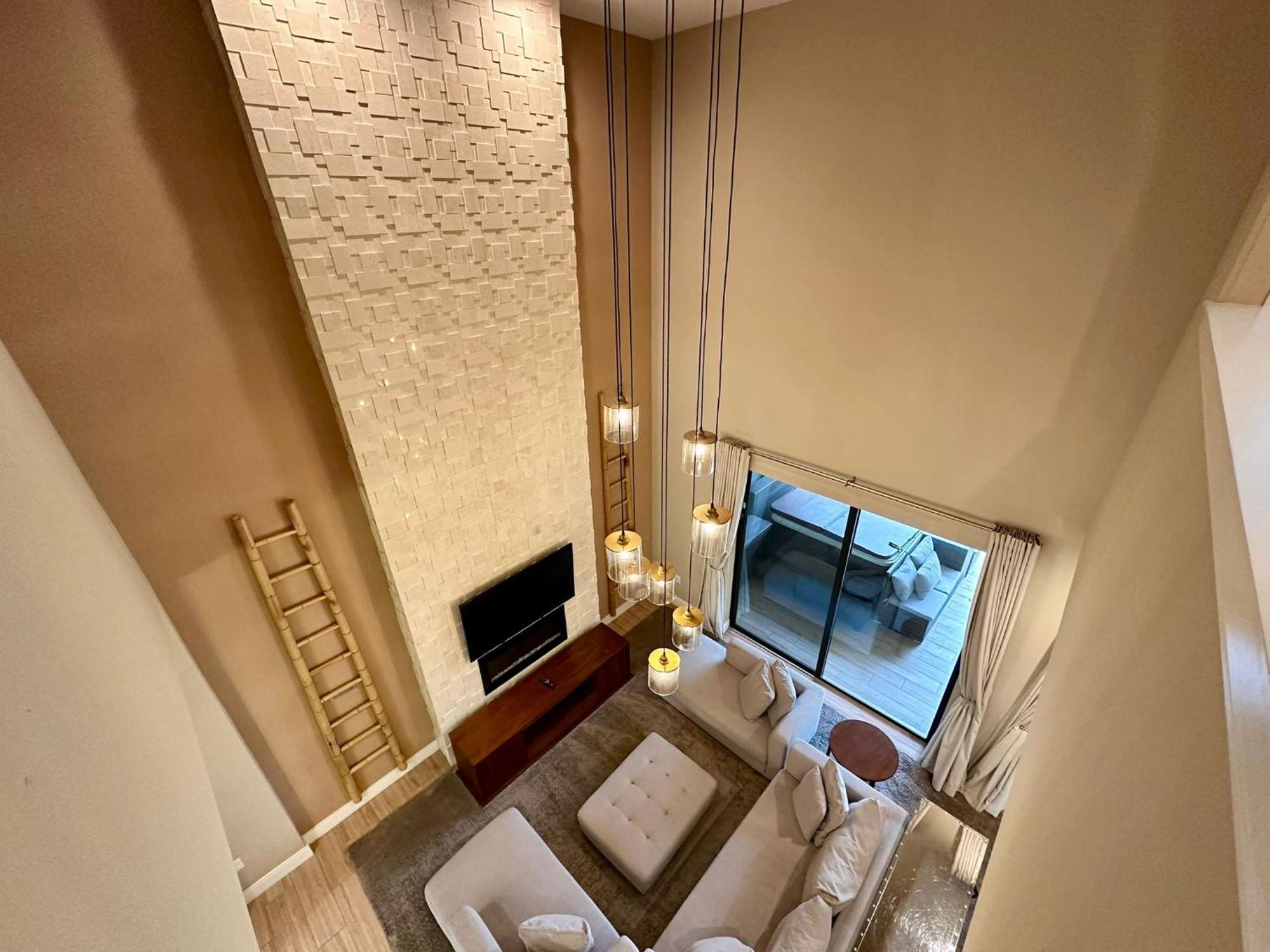Luxury Home In Orlando With Private Hot Tub - 7 Min From Disney Parks - 3 Bedrooms And 4 Bathrooms! 외부 사진